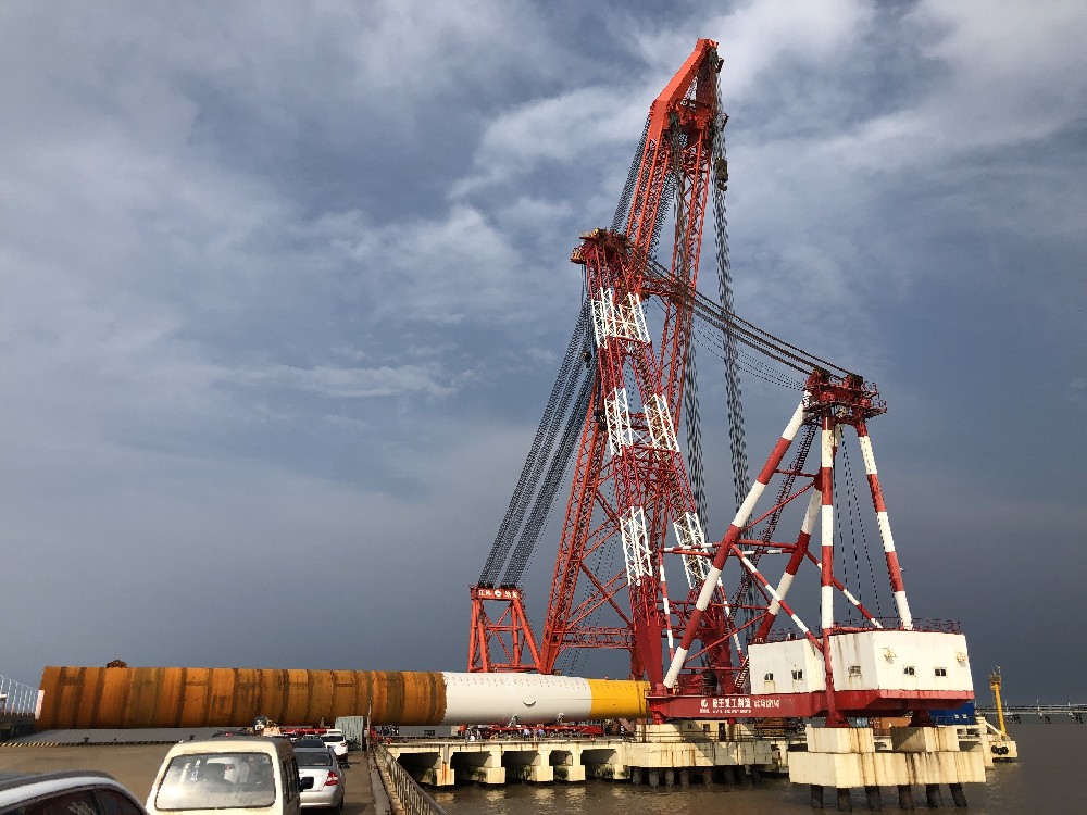 “秦航工68“落駁大重量風(fēng)電單樁