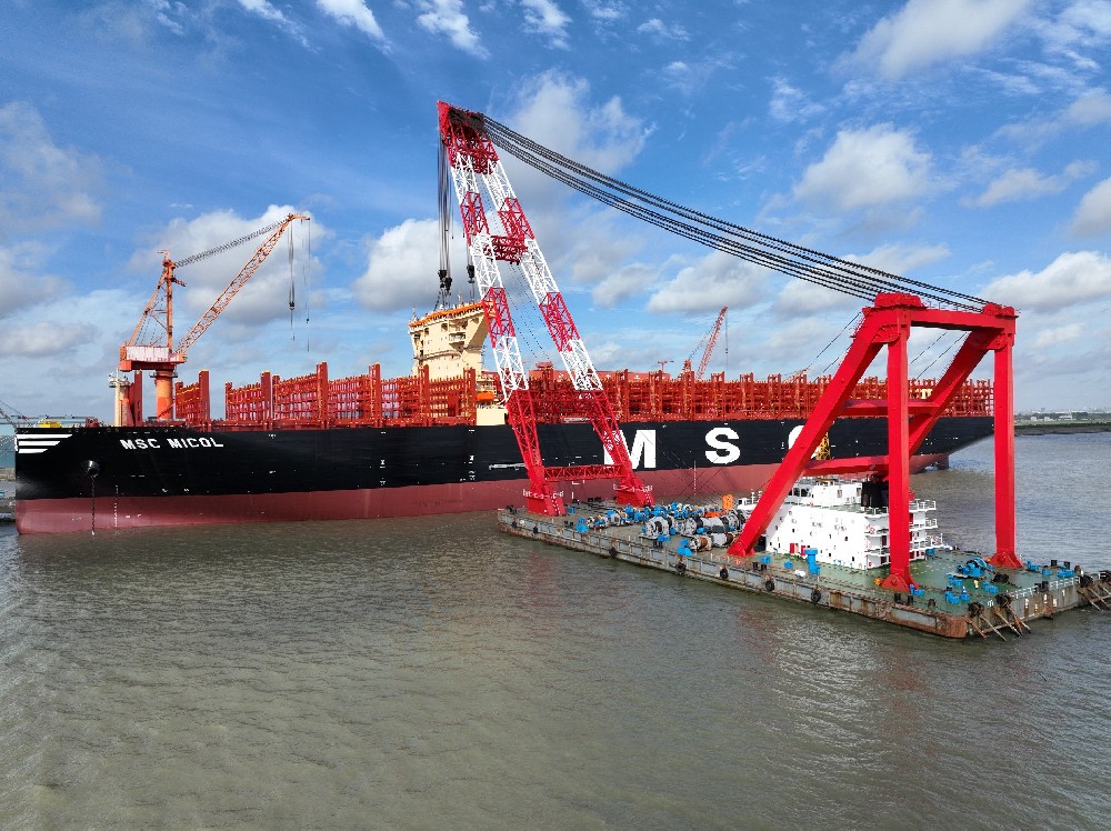 盈尚1太倉(cāng)三井碼頭吊裝 (2).jpg